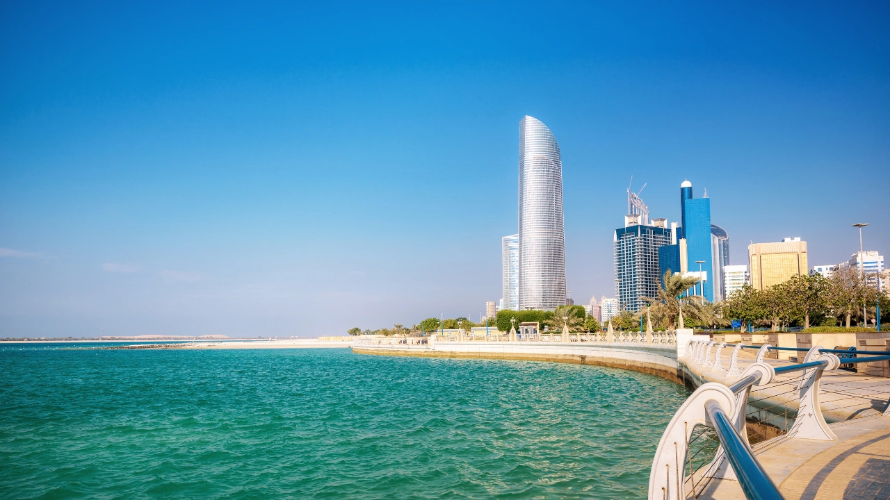 Ziua 4 - Louvre Abu Dhabi - Corniche Beach