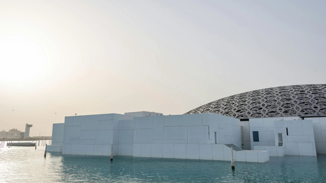 Ziua 4 - Louvre Abu Dhabi - Corniche Beach