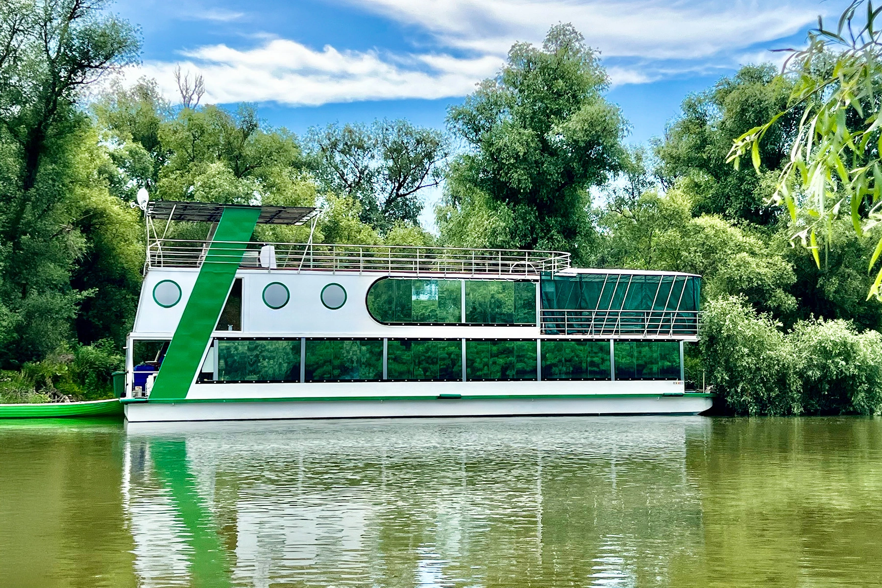 Ziua 1 - Plecare catre Bucuresti - Sosire in Delta