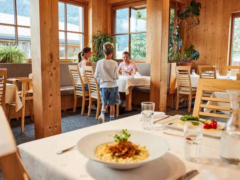TUI KIDS CLUB Alpina Tirol 4*