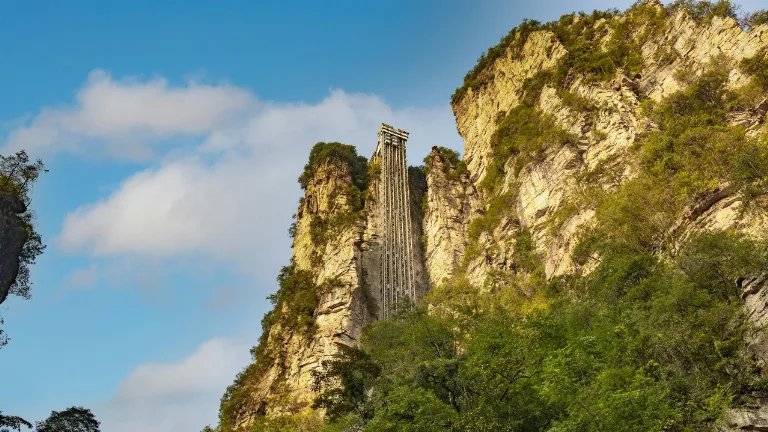 Ziua 6 - Zhangjiajie – Muntii plutitori din Avatar