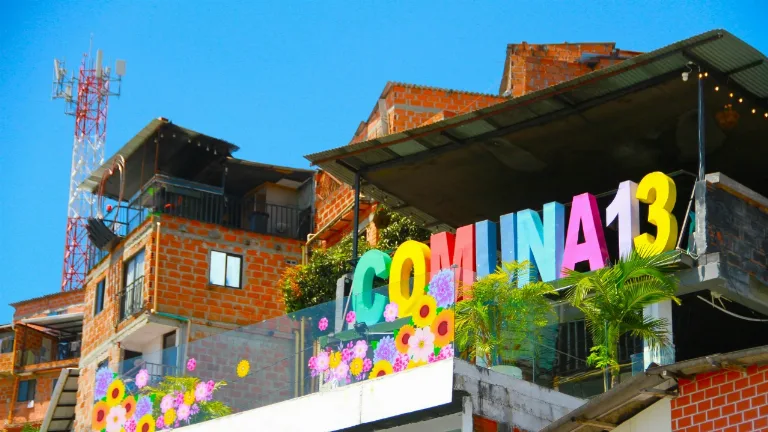 Turul Comunei 13 din Medellin
