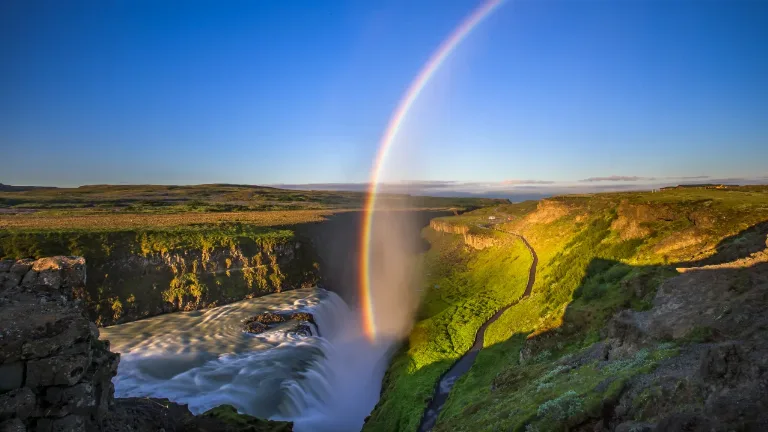 Ziua 2 — Cercul de Aur (Golden Circle): Thingvellir, Gullfoss, Geysir, Laugarvatn Fontana