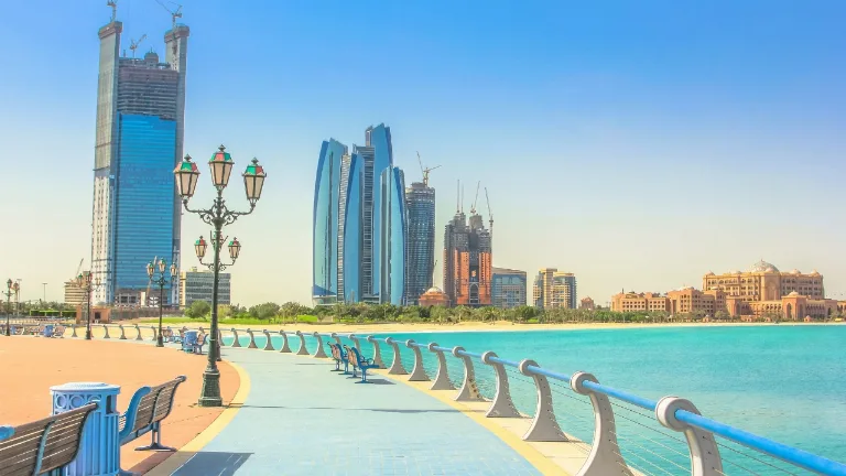 Ziua 4 - Louvre Abu Dhabi - Corniche Beach