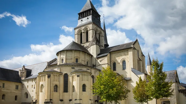 Ziua 3 - Abatia Fontevraud - Castelul Ussé - Tours